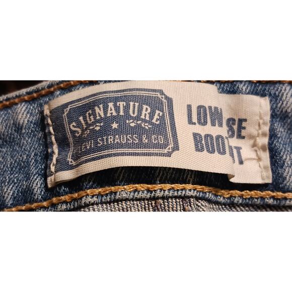 Signature Levi Strauss Womens LowRise Bootcut 28Wx29L end seams distressed - Picture 9 of 10